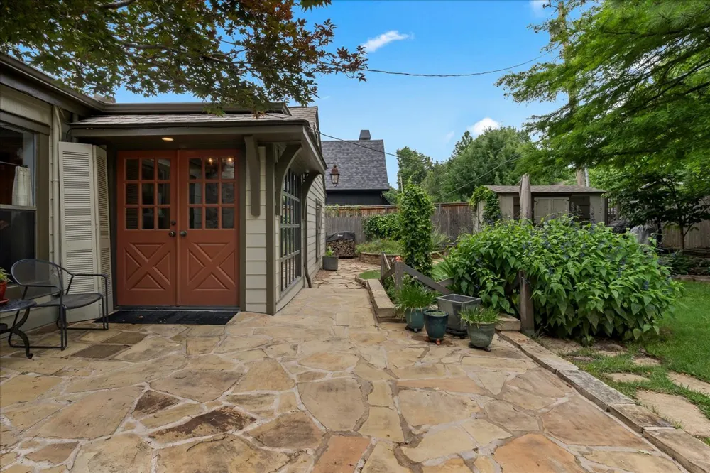 2327 Delaware Avenue Tulsa, OK 74114