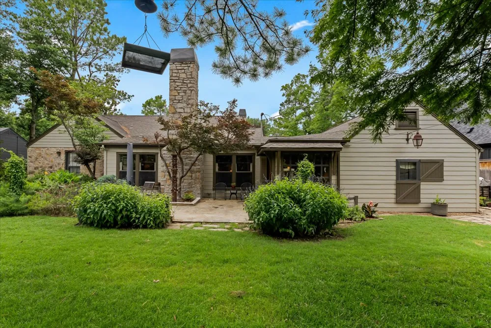 2327 Delaware Avenue Tulsa, OK 74114