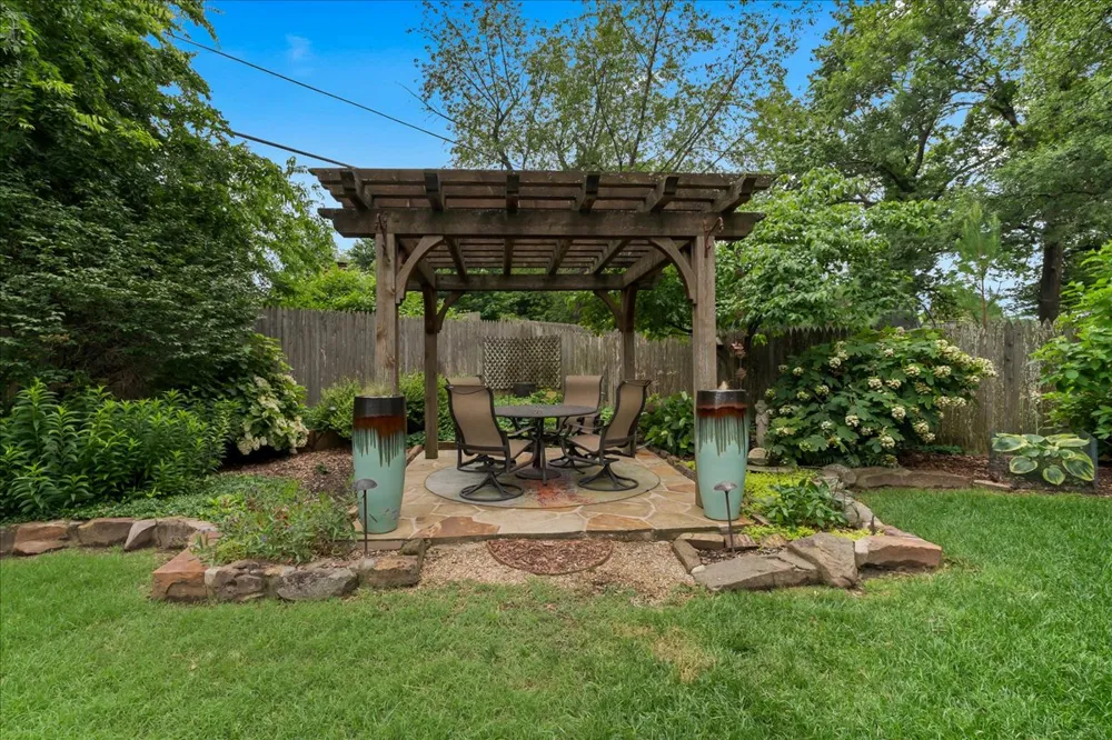 2327 Delaware Avenue Tulsa, OK 74114