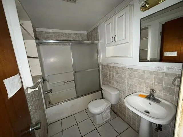 1050 BEACH LANE Winter Haven, FL 33880