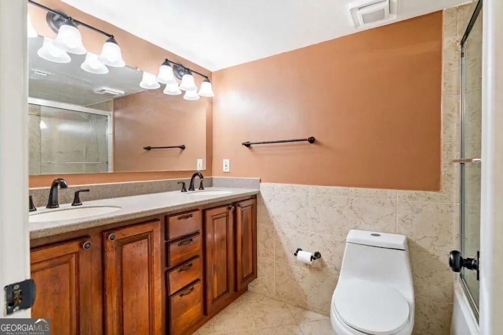 795 Hammond DR Sandy Springs, GA 30328