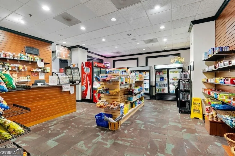 795 Hammond DR Sandy Springs, GA 30328