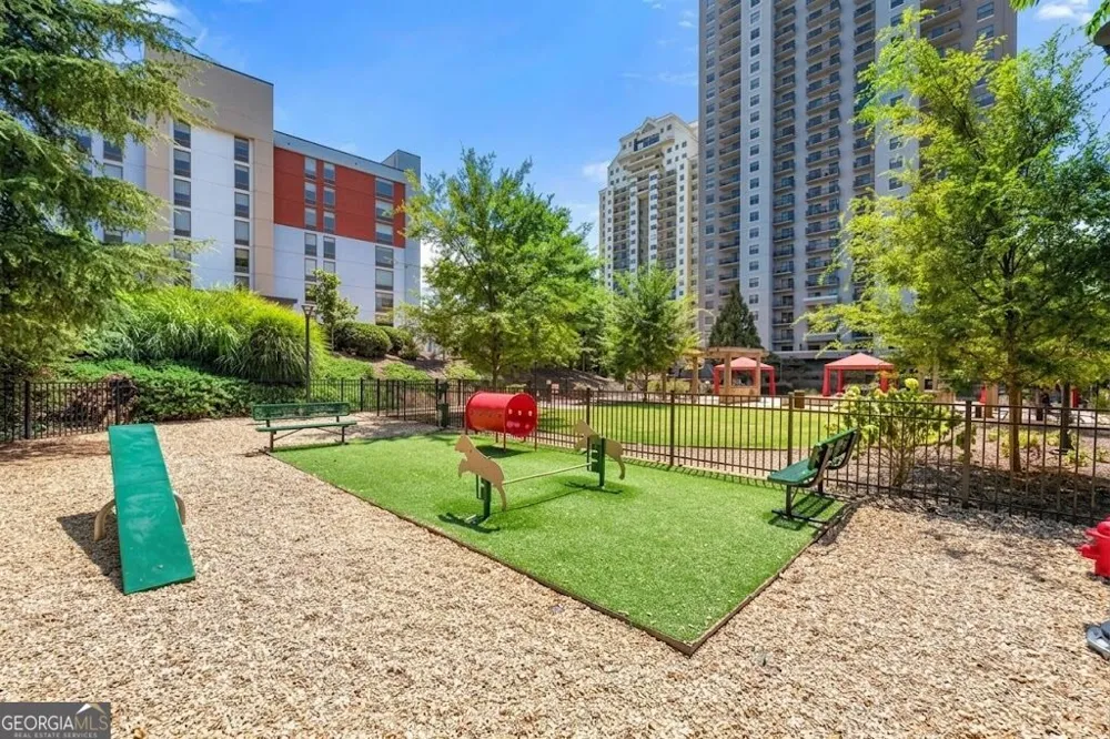 795 Hammond DR Sandy Springs, GA 30328