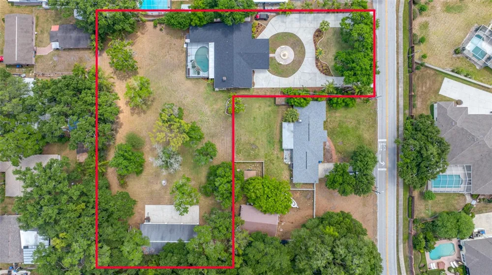 15314 LAKE MAGDALENE BOULEVARD Tampa, FL 33618