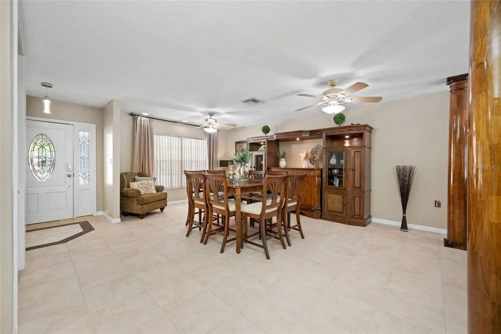 15314 LAKE MAGDALENE BOULEVARD Tampa, FL 33618