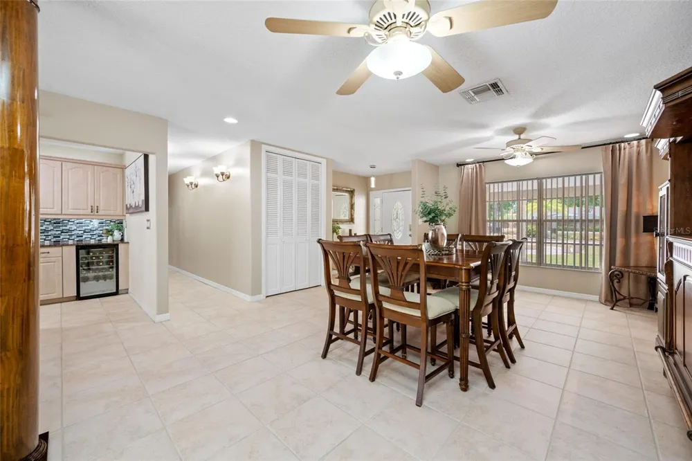 15314 LAKE MAGDALENE BOULEVARD Tampa, FL 33618
