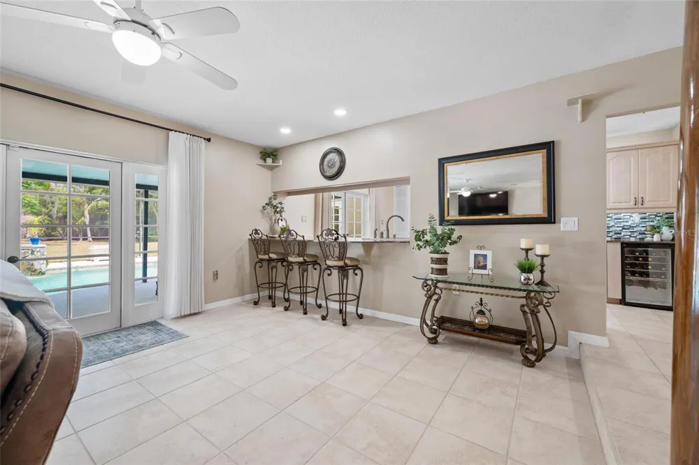 15314 LAKE MAGDALENE BOULEVARD Tampa, FL 33618