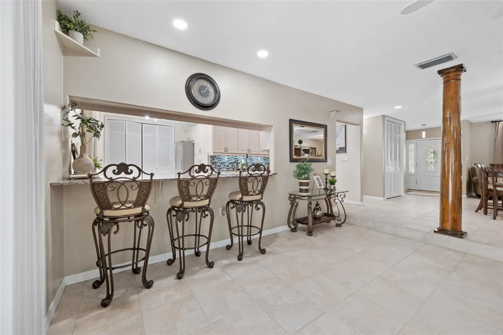 15314 LAKE MAGDALENE BOULEVARD Tampa, FL 33618