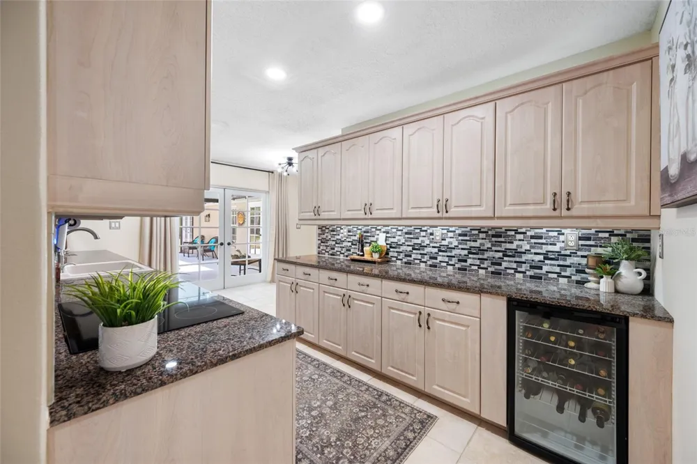 15314 LAKE MAGDALENE BOULEVARD Tampa, FL 33618