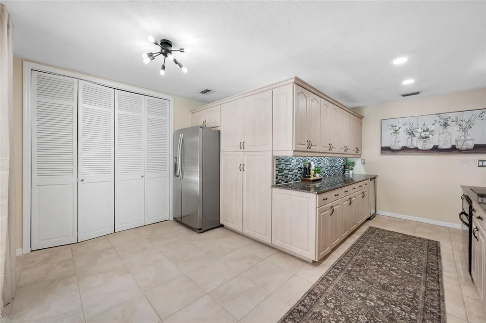15314 LAKE MAGDALENE BOULEVARD Tampa, FL 33618