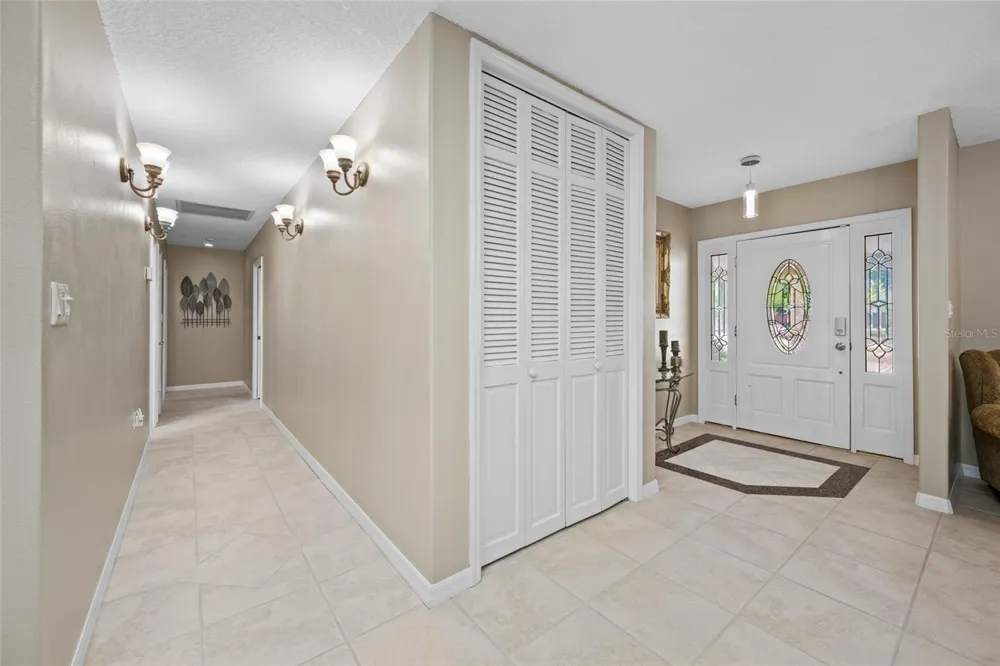 15314 LAKE MAGDALENE BOULEVARD Tampa, FL 33618