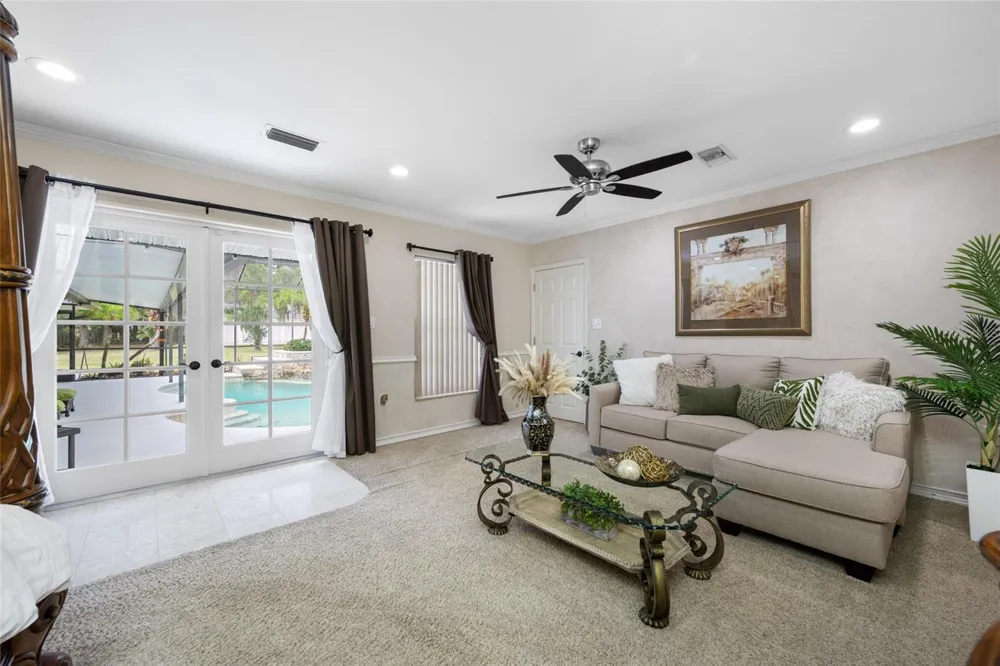 15314 LAKE MAGDALENE BOULEVARD Tampa, FL 33618