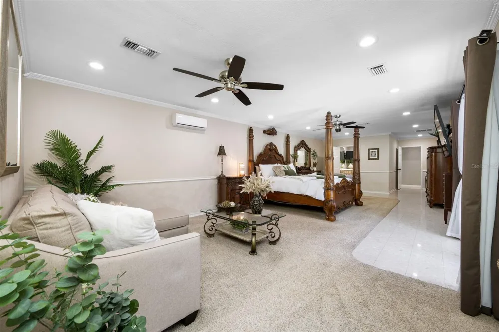 15314 LAKE MAGDALENE BOULEVARD Tampa, FL 33618