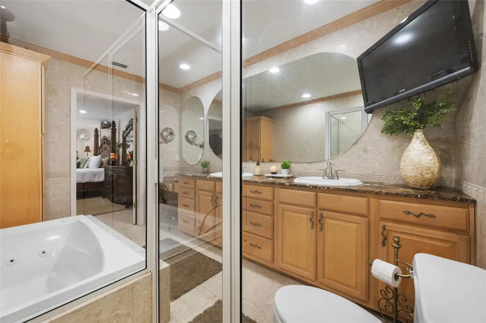 15314 LAKE MAGDALENE BOULEVARD Tampa, FL 33618