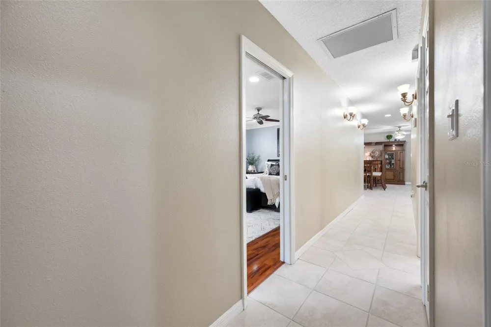 15314 LAKE MAGDALENE BOULEVARD Tampa, FL 33618