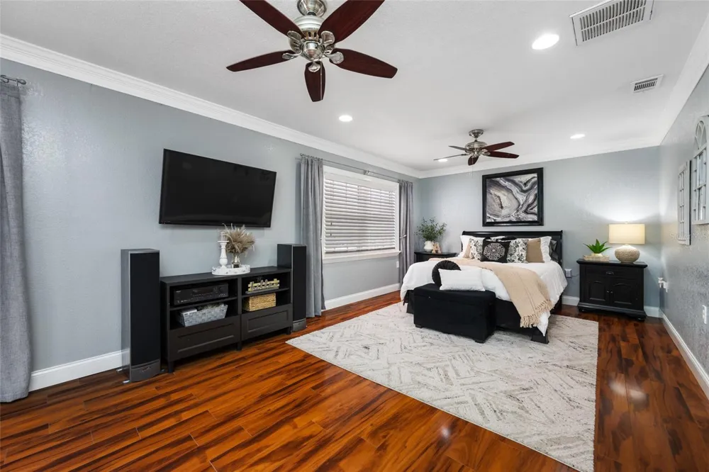 15314 LAKE MAGDALENE BOULEVARD Tampa, FL 33618