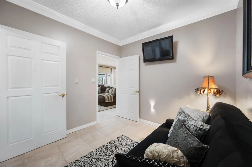 15314 LAKE MAGDALENE BOULEVARD Tampa, FL 33618