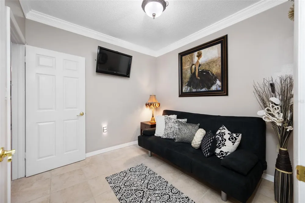 15314 LAKE MAGDALENE BOULEVARD Tampa, FL 33618