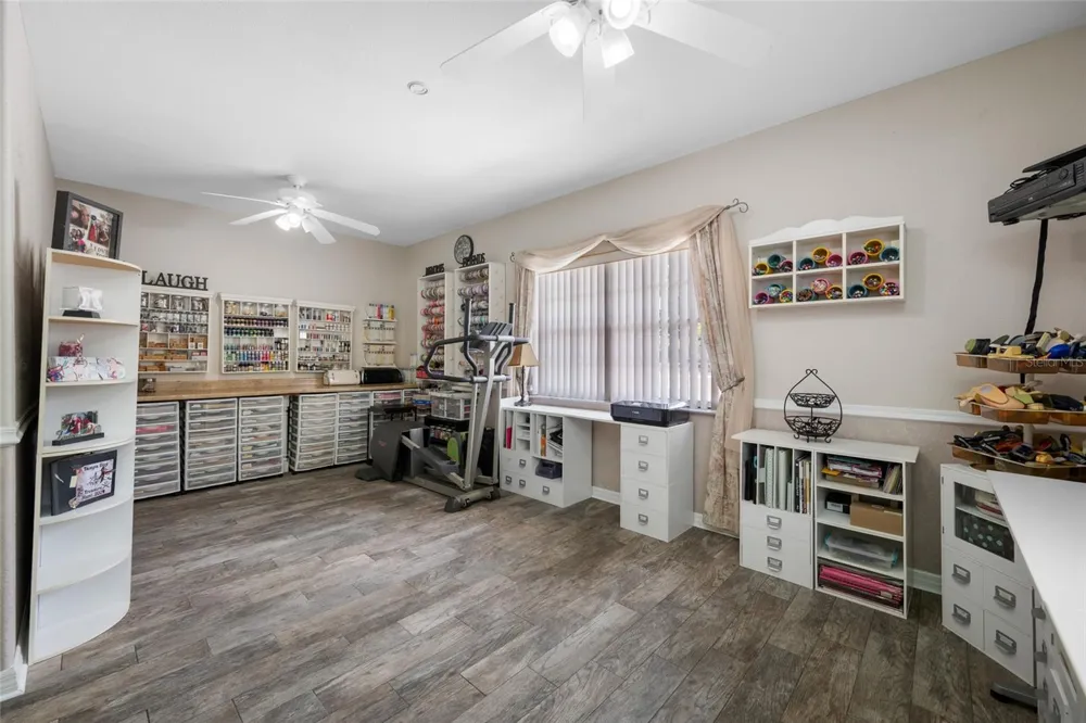 15314 LAKE MAGDALENE BOULEVARD Tampa, FL 33618