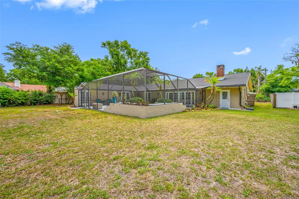 15314 LAKE MAGDALENE BOULEVARD Tampa, FL 33618