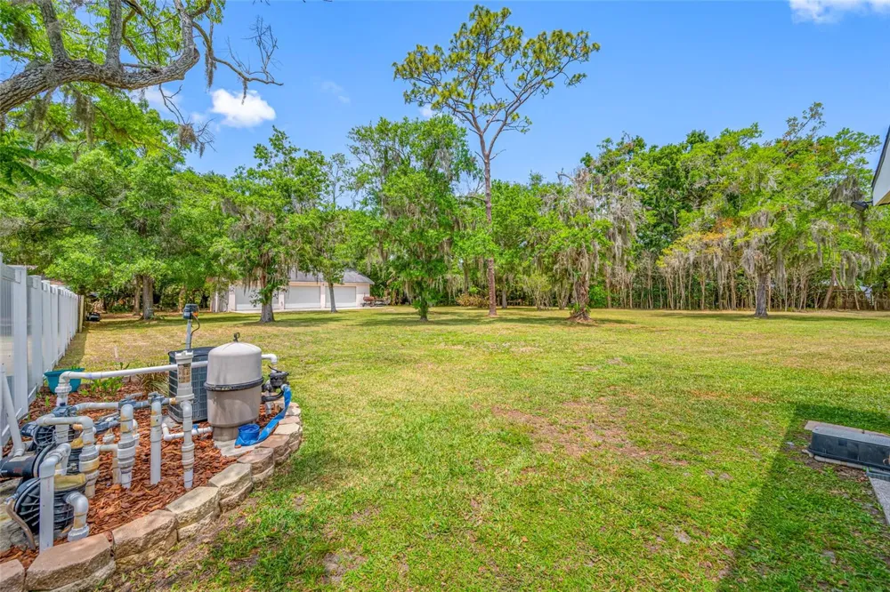 15314 LAKE MAGDALENE BOULEVARD Tampa, FL 33618
