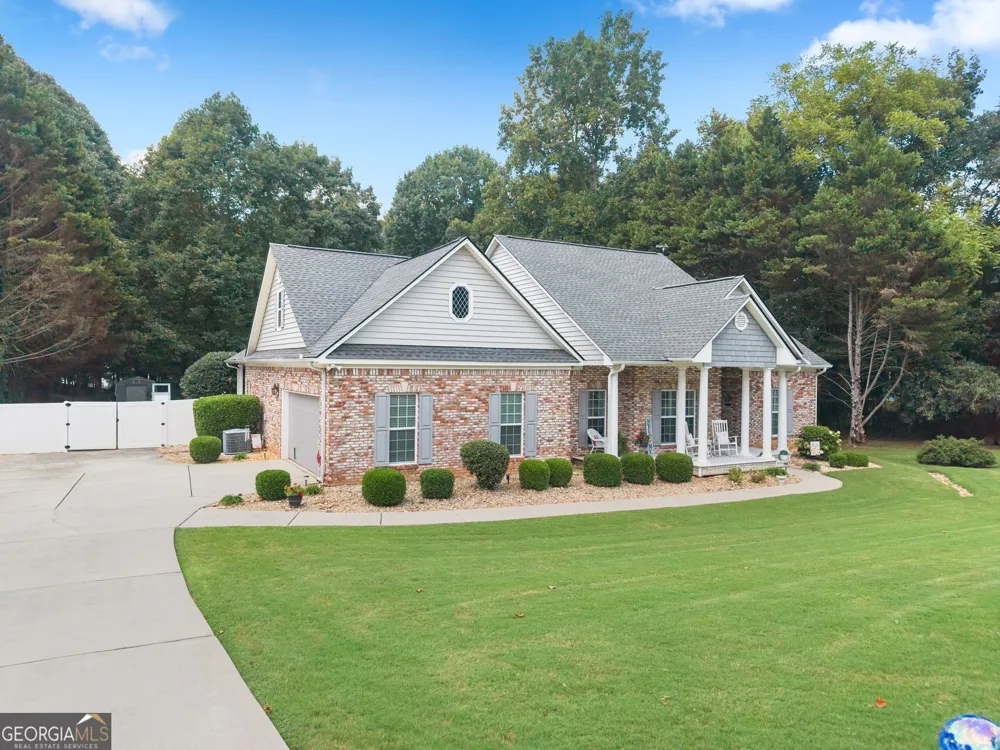 227 Still Water LN Jefferson, GA 30549