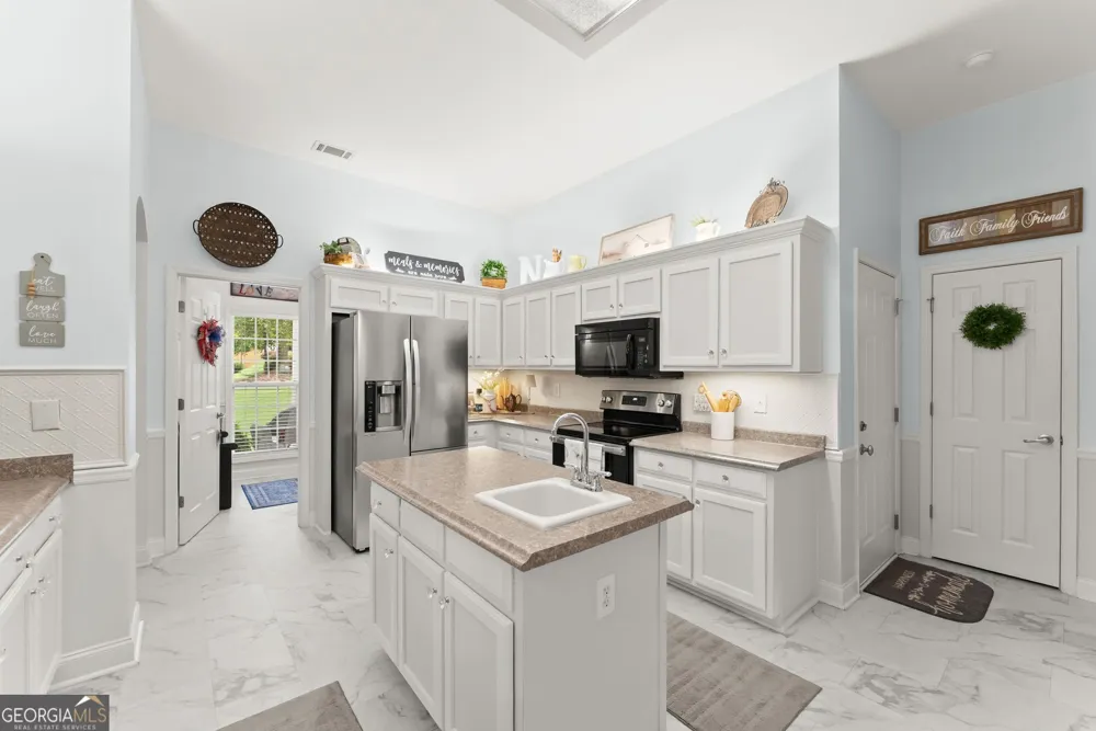 227 Still Water LN Jefferson, GA 30549