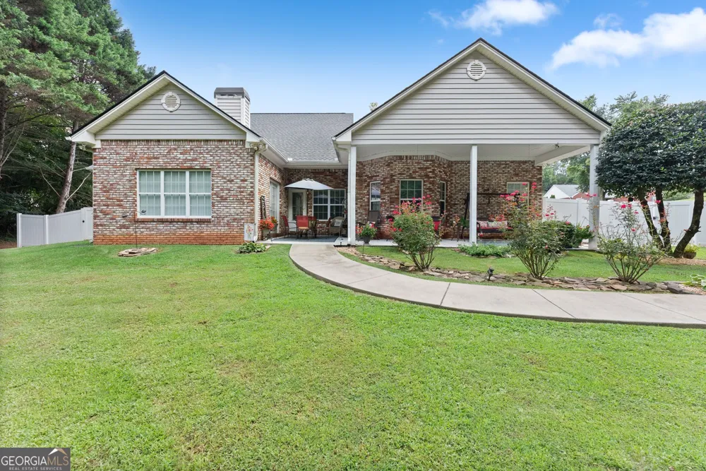 227 Still Water LN Jefferson, GA 30549