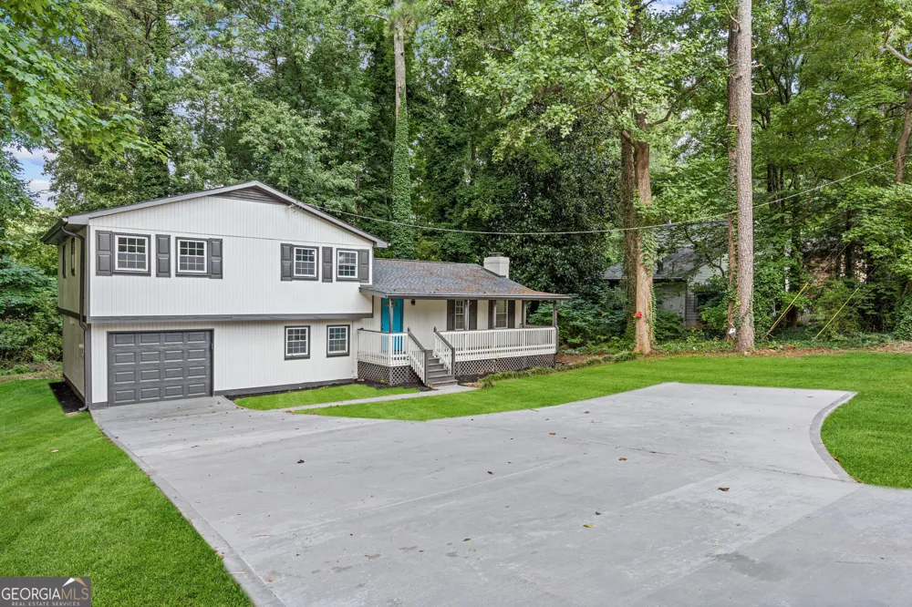 353 Old Rosser RD Stone Mountain, GA 30087