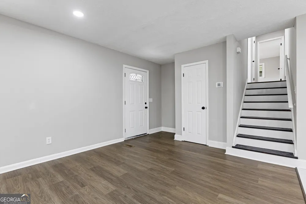353 Old Rosser RD Stone Mountain, GA 30087