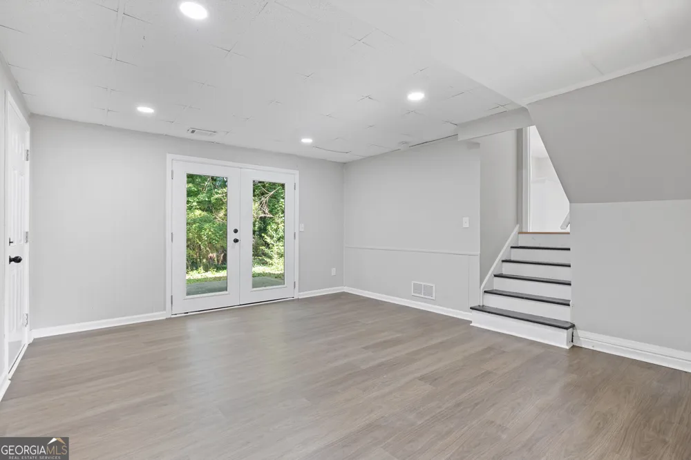 353 Old Rosser RD Stone Mountain, GA 30087