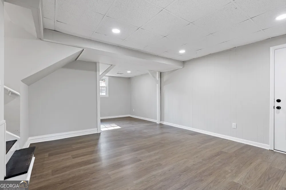 353 Old Rosser RD Stone Mountain, GA 30087