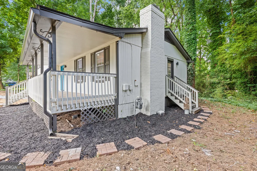 353 Old Rosser RD Stone Mountain, GA 30087