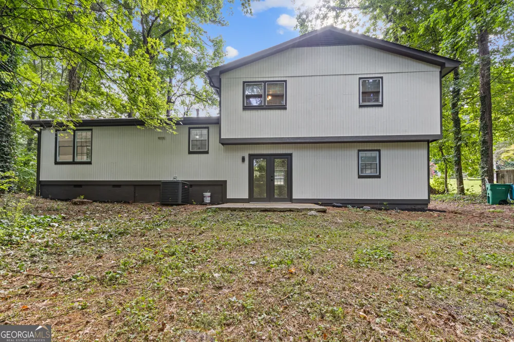 353 Old Rosser RD Stone Mountain, GA 30087