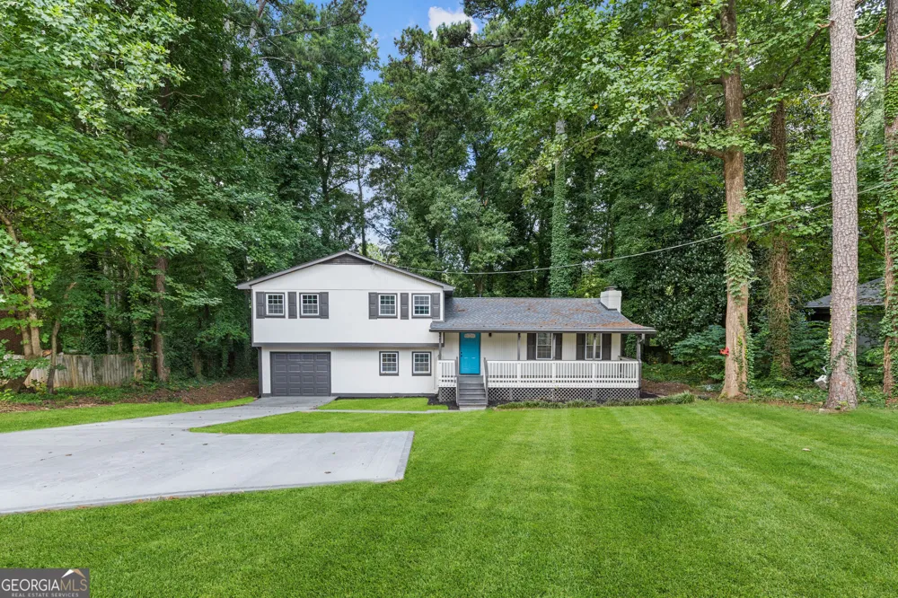 353 Old Rosser RD Stone Mountain, GA 30087
