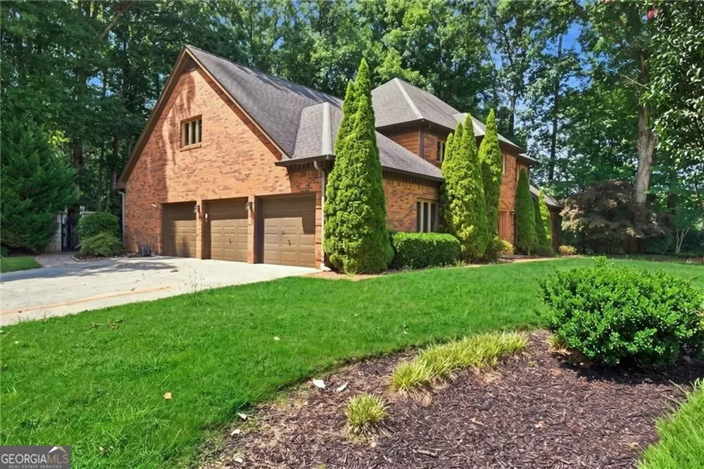 12110 Willow Run RD Roswell, GA 30075