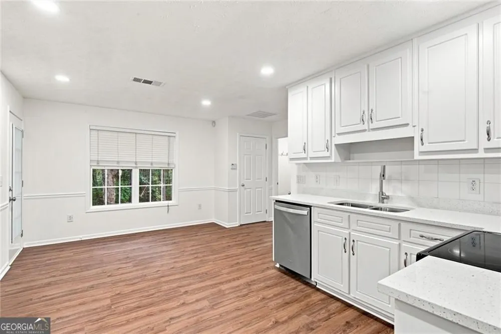 3241 Victoria Place DR Loganville, GA 30052