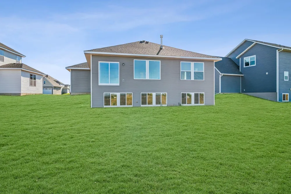 1494 Tyrone Drive Shakopee, MN 55379