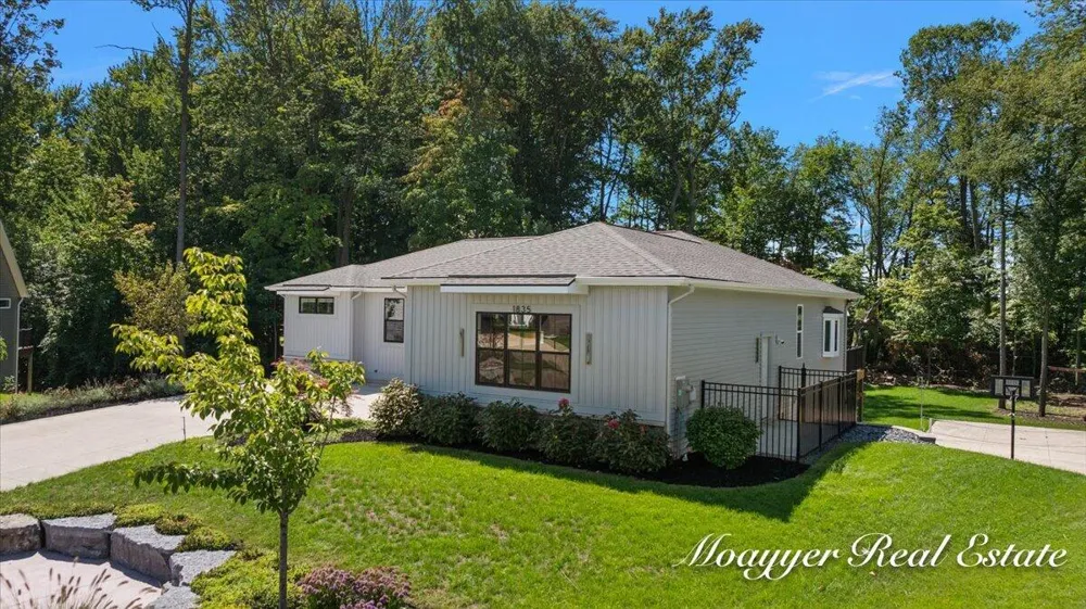 1835 Gloryfield Drive SW Byron Center, MI 49315