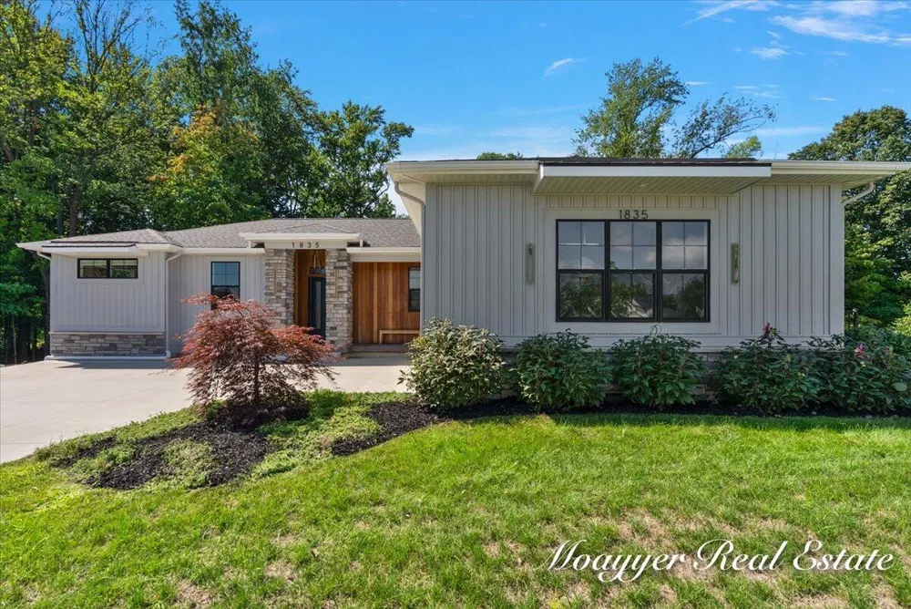 1835 Gloryfield Drive SW Byron Center, MI 49315
