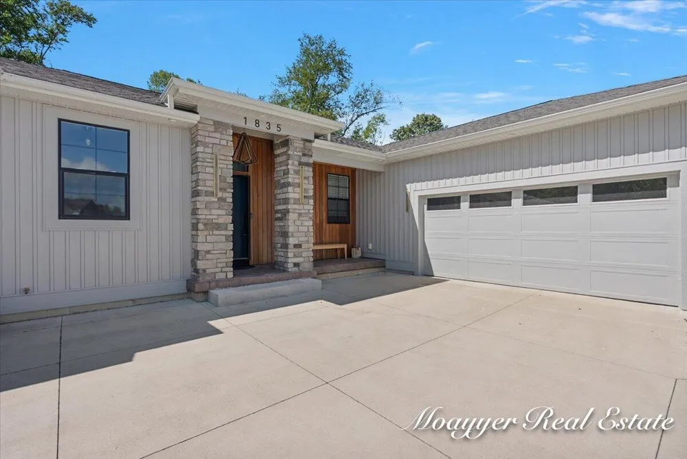 1835 Gloryfield Drive SW Byron Center, MI 49315