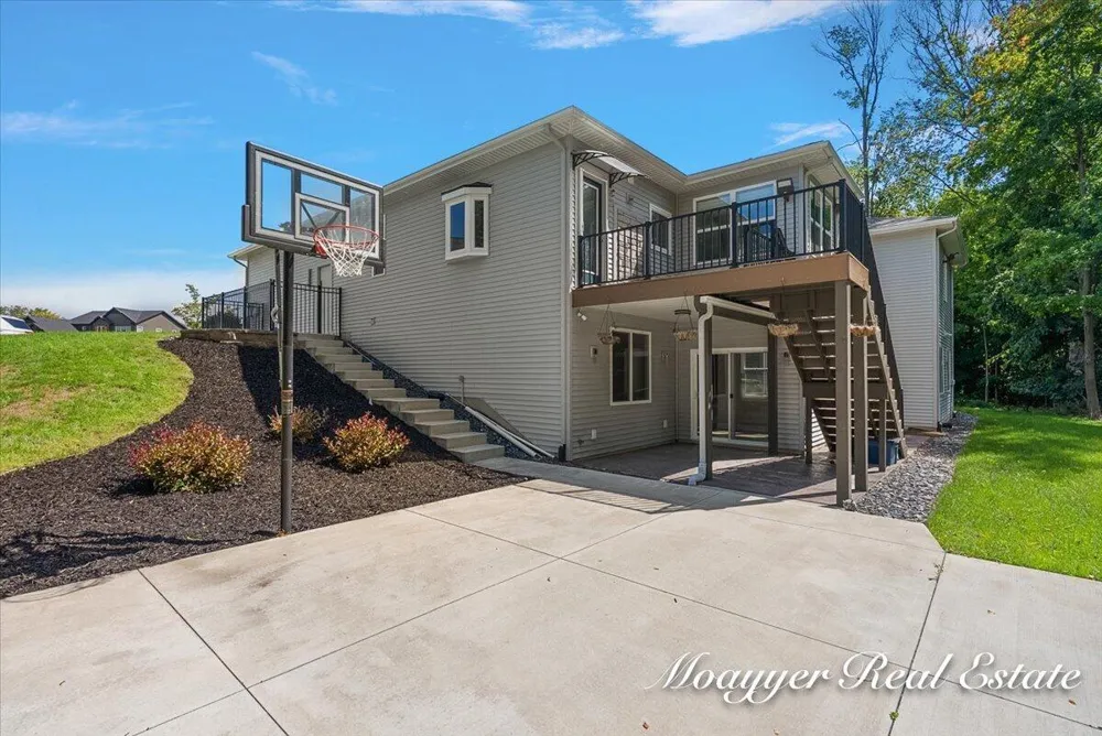 1835 Gloryfield Drive SW Byron Center, MI 49315