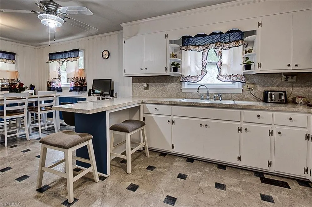 4667 Huntingwood Road Ramseur, NC 27316