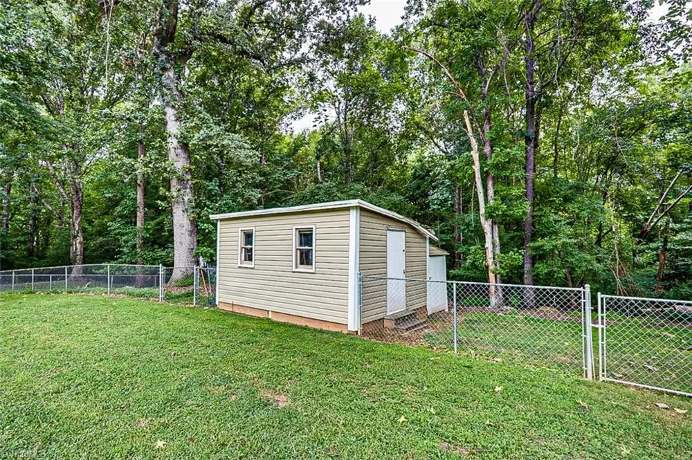 4667 Huntingwood Road Ramseur, NC 27316