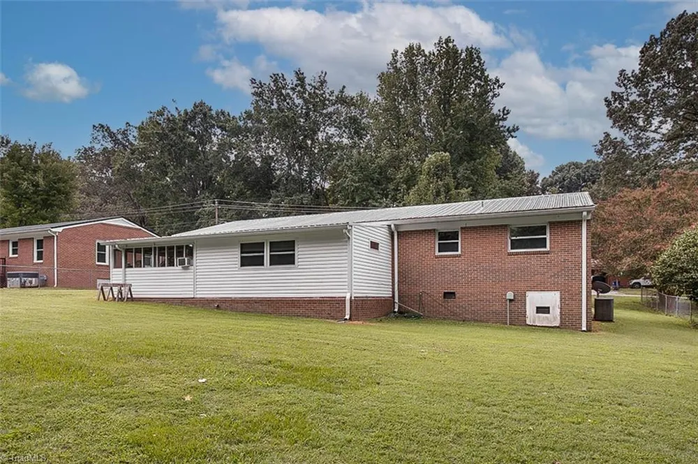 4667 Huntingwood Road Ramseur, NC 27316