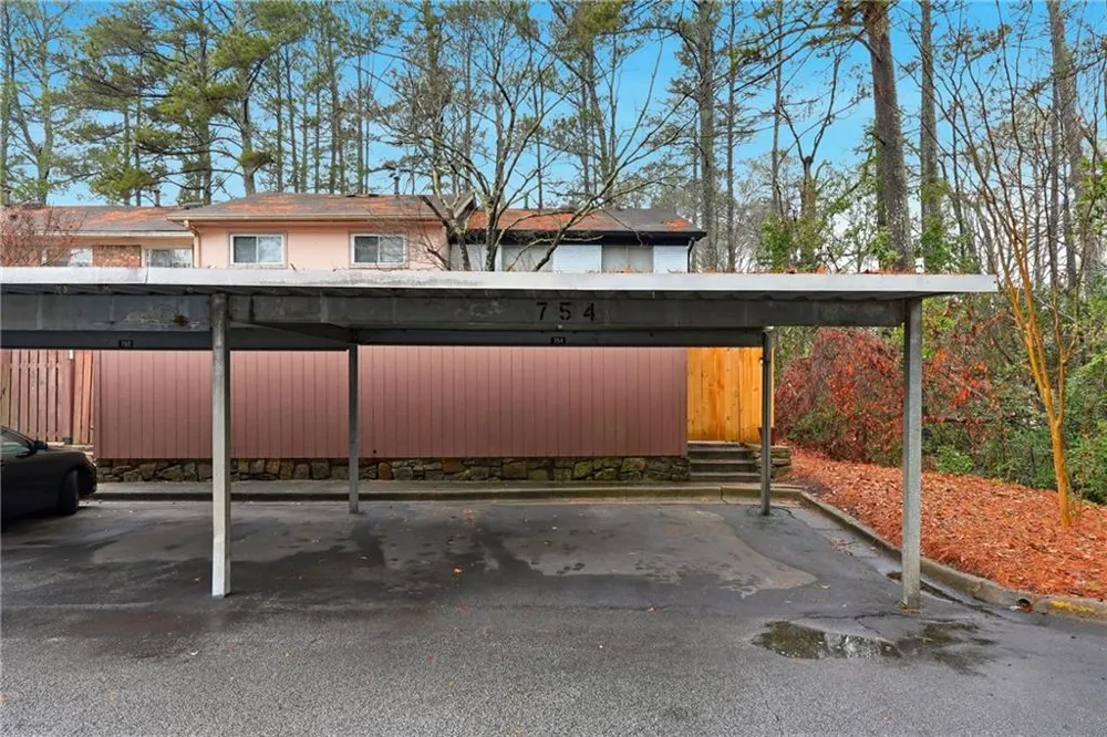 754 Garden View Drive Stone Mountain, GA 30083