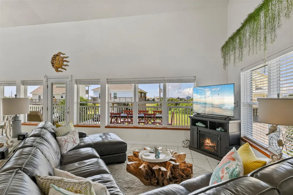 4112 Isla Del Sol Drive Galveston, TX 77554