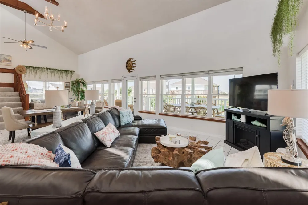 4112 Isla Del Sol Drive Galveston, TX 77554