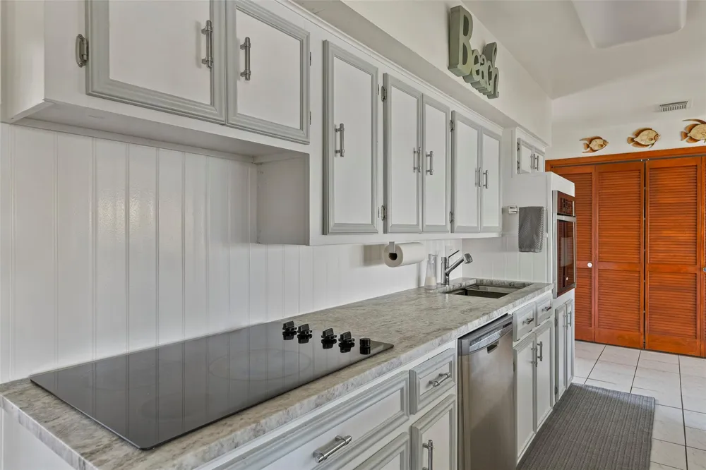 4112 Isla Del Sol Drive Galveston, TX 77554