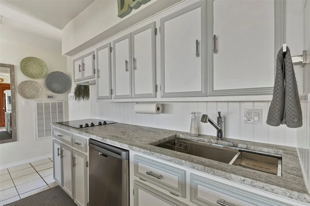 4112 Isla Del Sol Drive Galveston, TX 77554